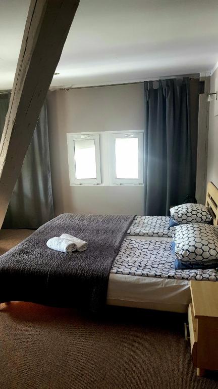 Residence B&B La Fontaine Aparthotel - 四卧室公寓，带有主要市场广场景观