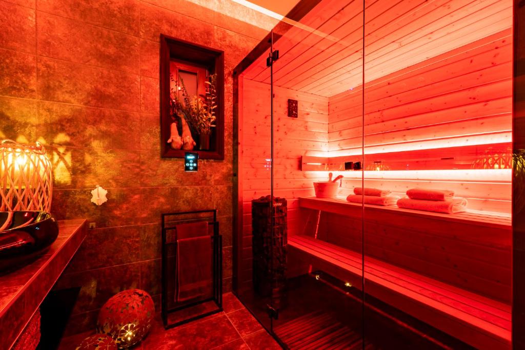 Koupelna v ubytování Spa Love Home Sauna Jacuzzi ROMANTYCZNY DOM DLA PARY Z PRYWATNYM SPA