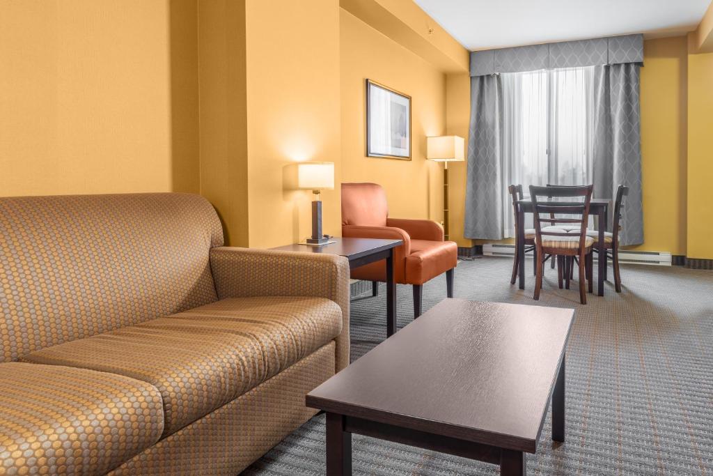 Quality Inn & Suites - Efficiency King Suite - Niet -roken