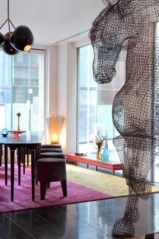 Posezení v ubytování Adelphi Hotel