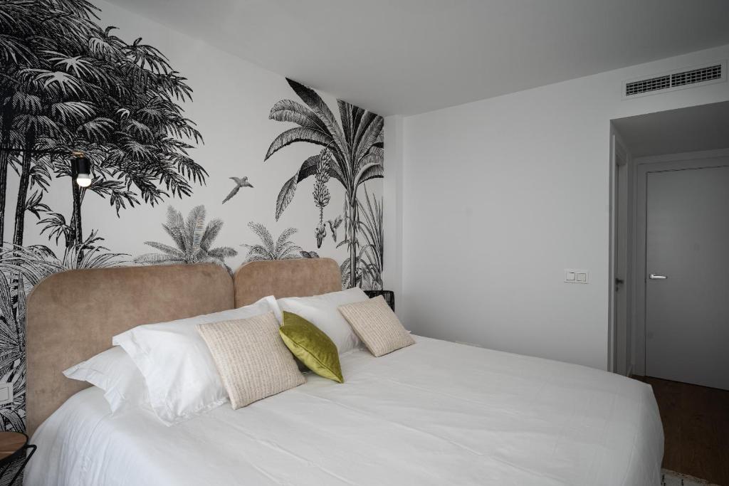 Łóżko lub łóżka w pokoju w obiekcie Luxury Seaviews Calaceite Casasol