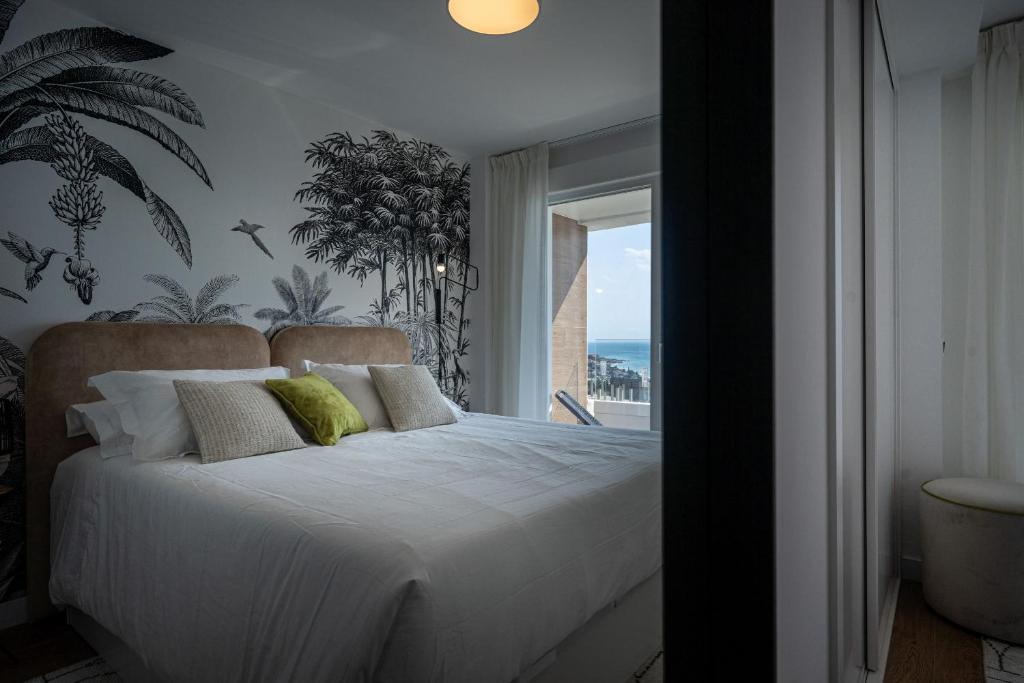 Łóżko lub łóżka w pokoju w obiekcie Luxury Seaviews Calaceite Casasol