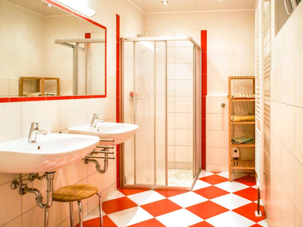 Kúpeľňa v ubytovaní Apartment Corona by Interhome