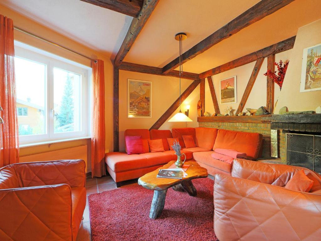 Posezení v ubytování Apartment Bodmen A by Interhome