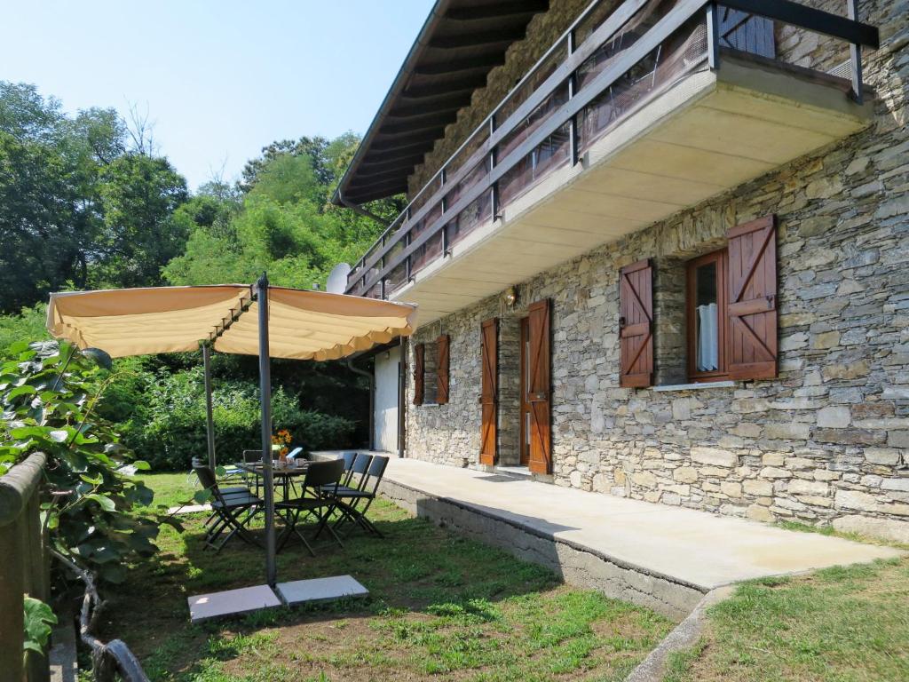 Due CossaniにあるApartment Fiorella-2 by Interhomeの石造りの家