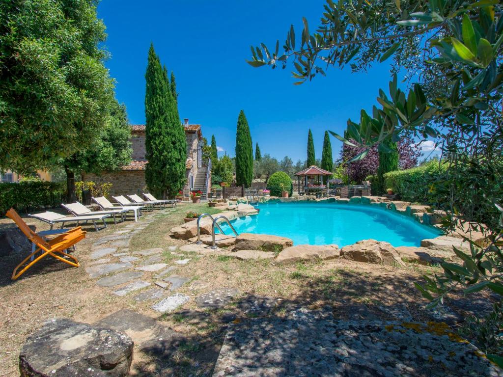 Bazén v ubytování Holiday Home Casa Clotilde by Interhome nebo v jeho okolí