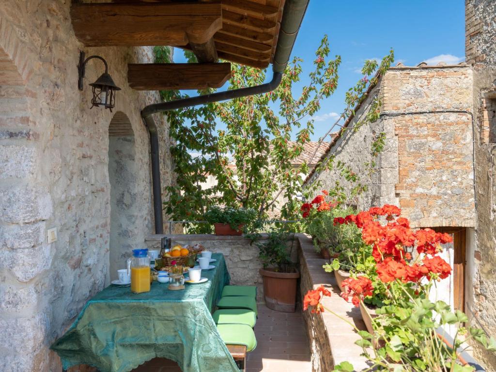 A balcony or terrace at Holiday Home Sissi by Interhome
