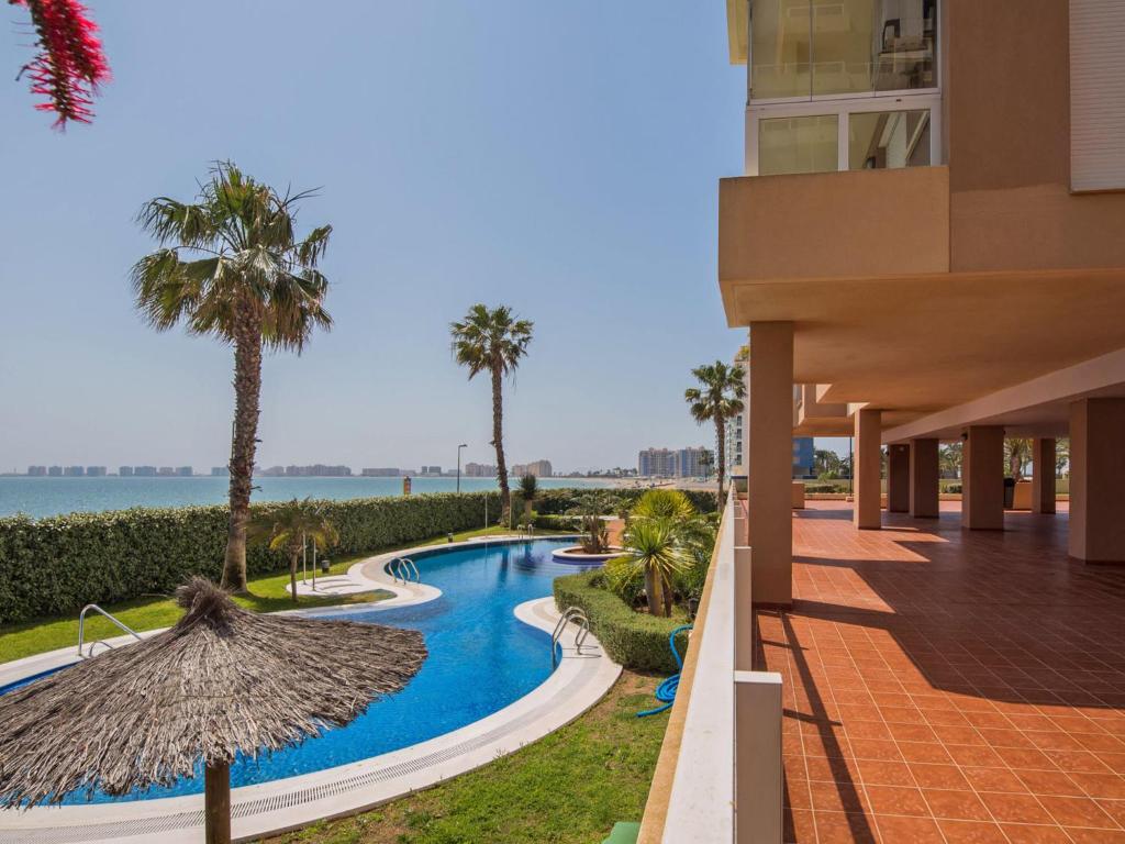 Bazén v ubytování Apartment Punta Cormoran by Interhome nebo v jeho okolí