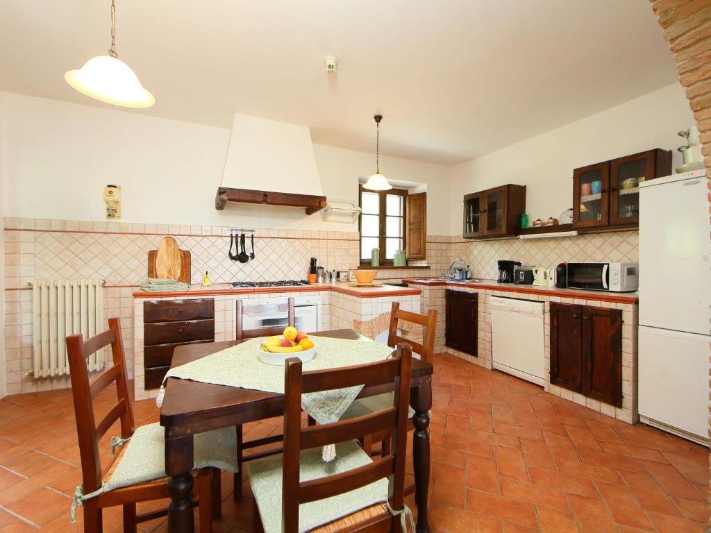 Kuchyň nebo kuchyňský kout v ubytování Holiday Home Val d'Orcia by Interhome