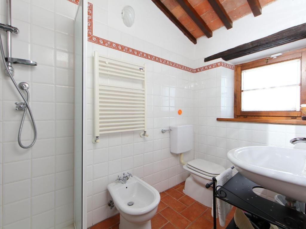 Koupelna v ubytování Holiday Home Val d'Orcia by Interhome
