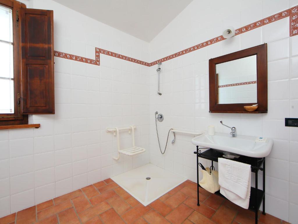 Koupelna v ubytování Holiday Home Val d'Orcia by Interhome