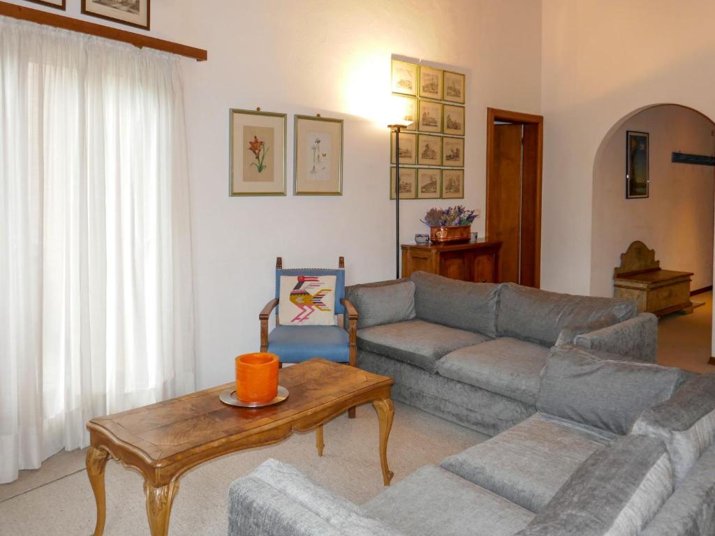 Posezení v ubytování Apartment Chesa Prasüra 10 by Interhome