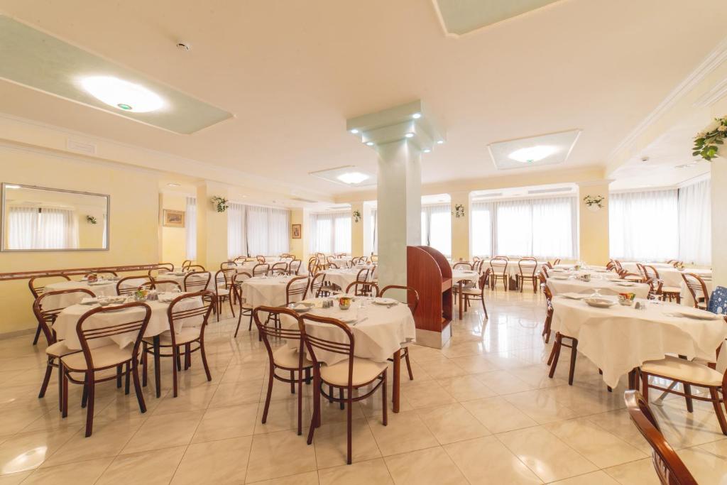 Restaurace v ubytování Hotel Cavalli