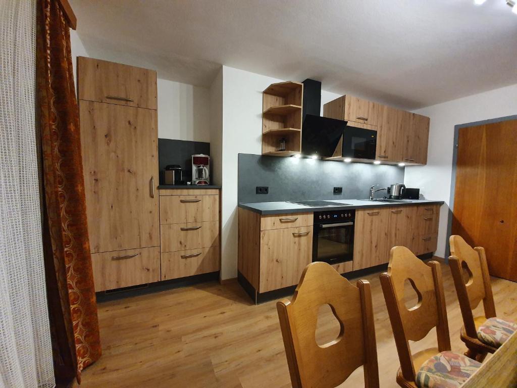 Kuchyň nebo kuchyňský kout v ubytování Haus Monika und Haus Claudia