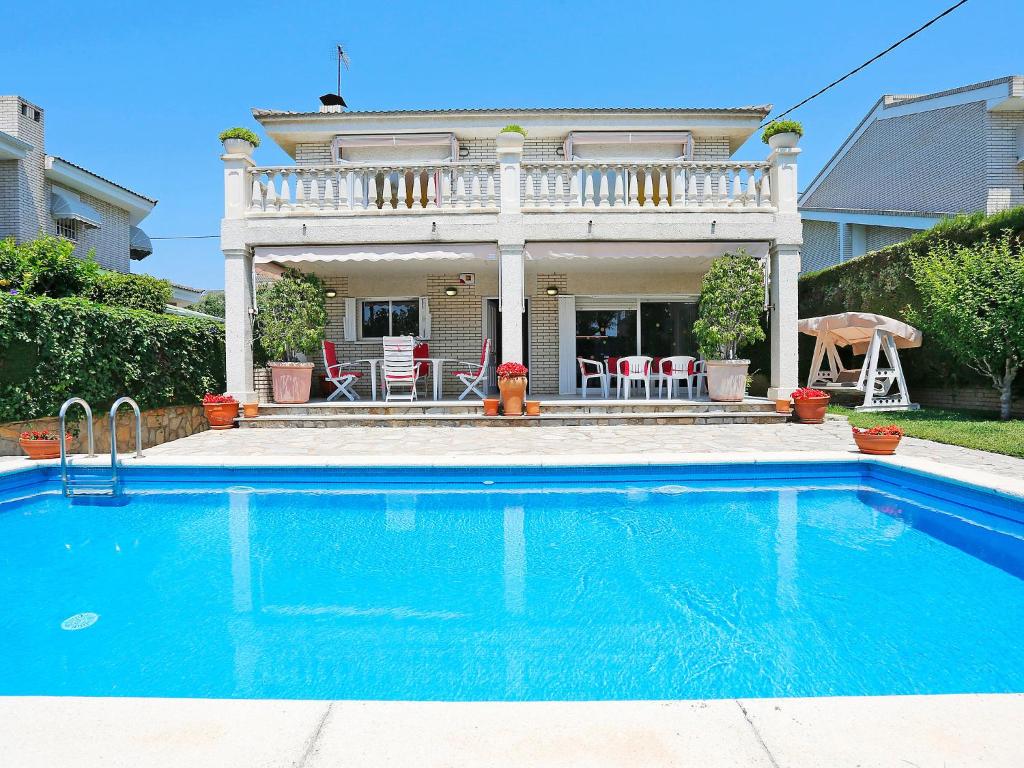 Bazén v ubytování Holiday Home casa Annamaria by Interhome nebo v jeho okolí