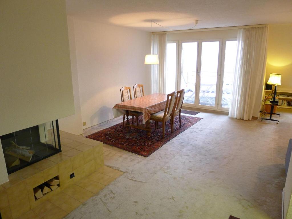 TV a/nebo společenská místnost v ubytování Apartment Apartment 10 by Interhome