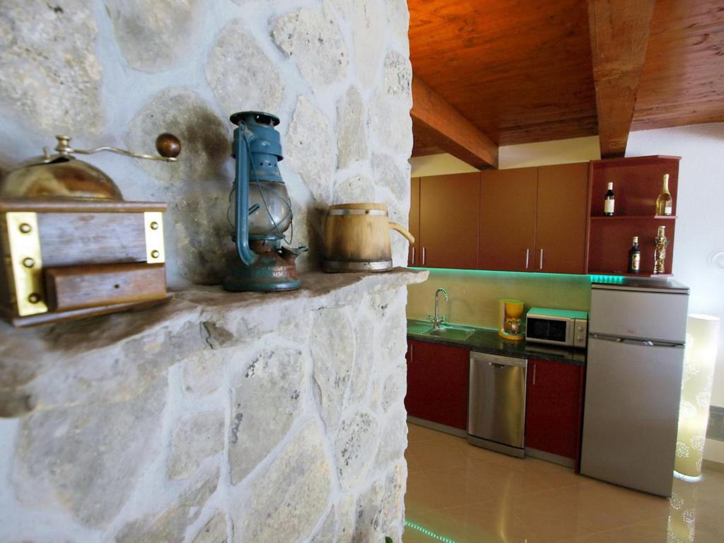 Kuchnia lub aneks kuchenny w obiekcie Holiday Home Villa Sandra by Interhome