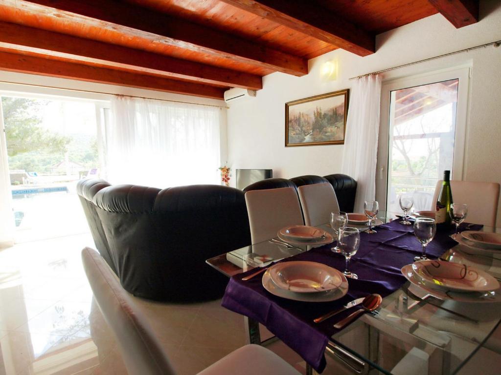 Część wypoczynkowa w obiekcie Holiday Home Villa Sandra by Interhome