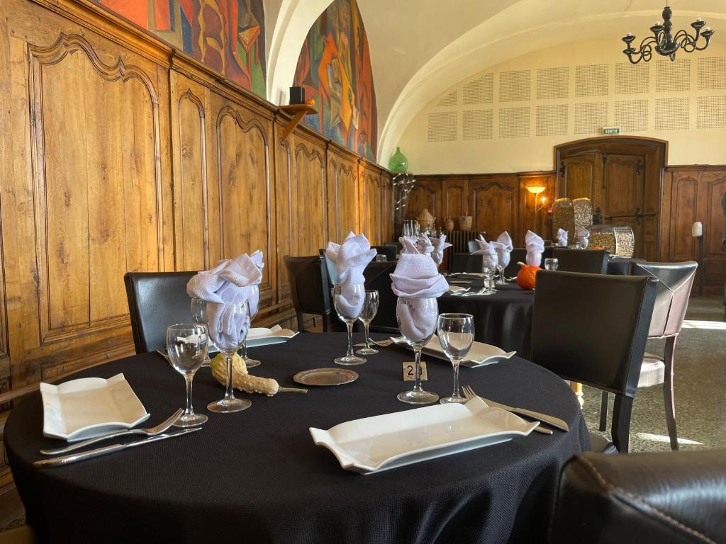 Restaurace v ubytování Logis Hôtel Ancien Grand Séminaire