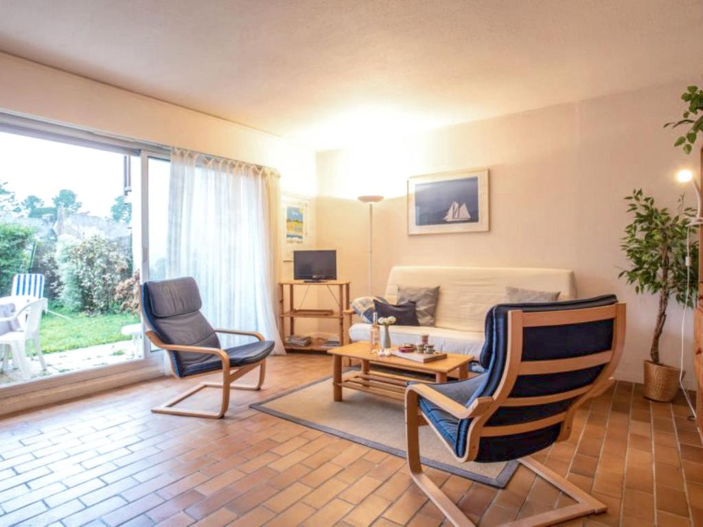 Χώρος καθιστικού στο Apartment Les Galiotes-2 by Interhome