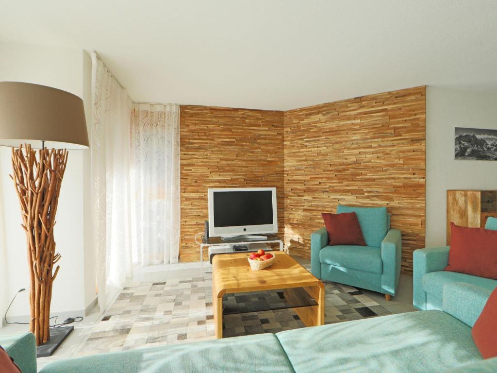 TV a/nebo společenská místnost v ubytování Apartment Susanna by Interhome
