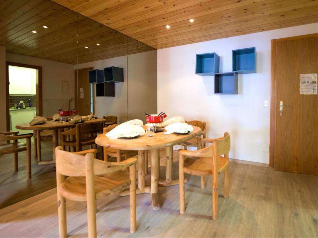 TV a/nebo společenská místnost v ubytování Apartment Granit-5 by Interhome