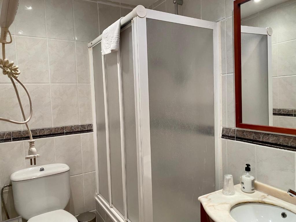 Koupelna v ubytování HOSTAL GALICIA CARDEDEU