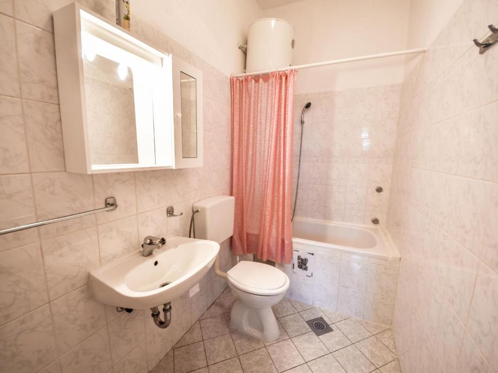 Kúpeľňa v ubytovaní Apartment Ivan-5 by Interhome