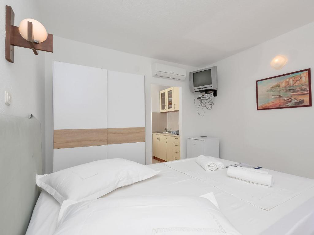Posteľ alebo postele v izbe v ubytovaní Apartment Rubin-10 by Interhome