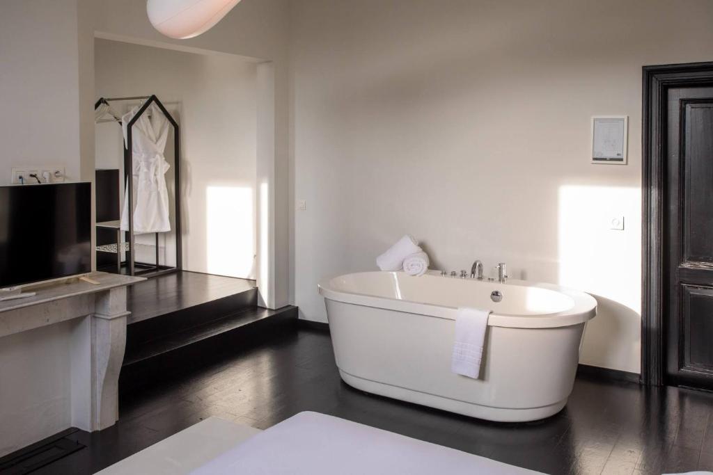 Koupelna v ubytování B&B Suites FEEK