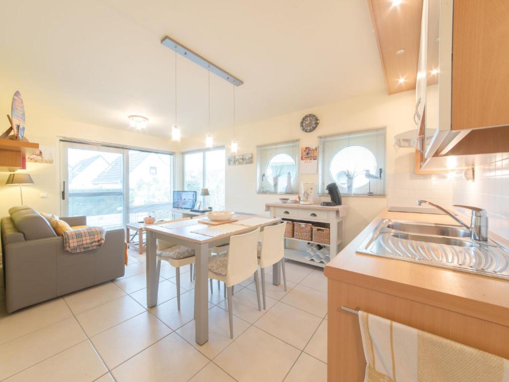 Η κουζίνα ή μικρή κουζίνα στο Apartment Estepona 006 by Interhome