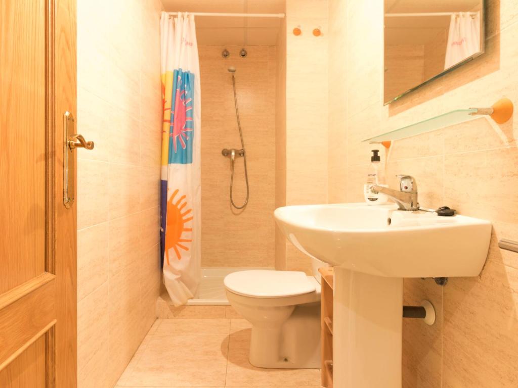 Kúpeľňa v ubytovaní Apartment Monaco by Interhome