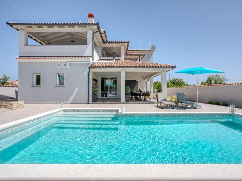 Bazén v ubytovaní Villa Dream house by Interhome alebo v jeho blízkosti