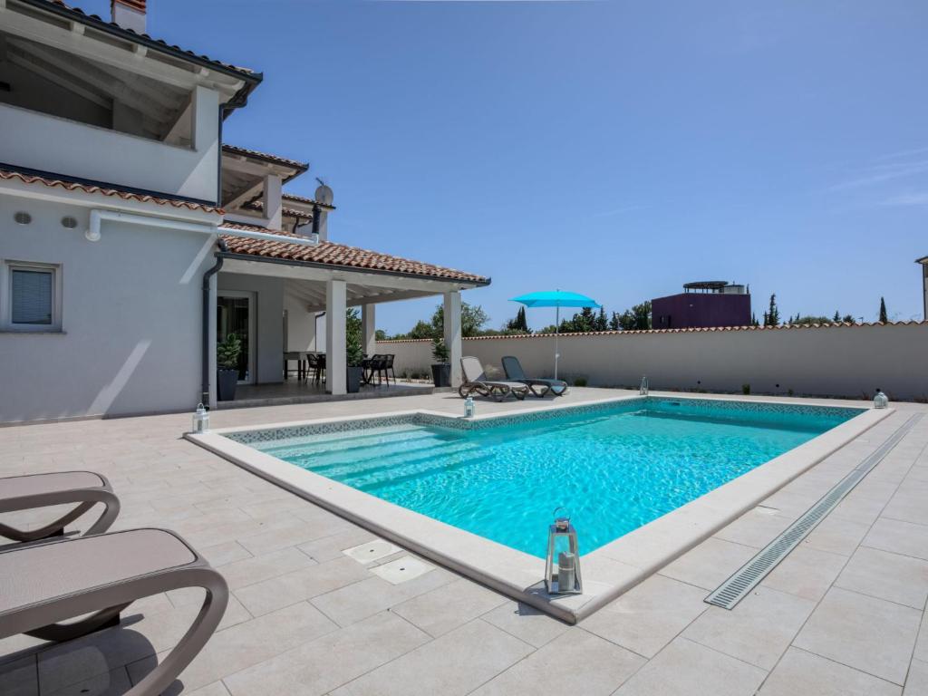 Bazén v ubytovaní Villa Dream house by Interhome alebo v jeho blízkosti