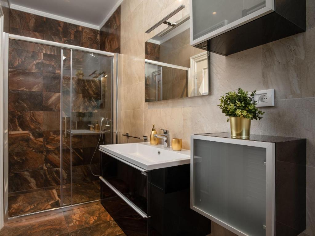 Kuchyňa alebo kuchynka v ubytovaní Villa Dream house by Interhome