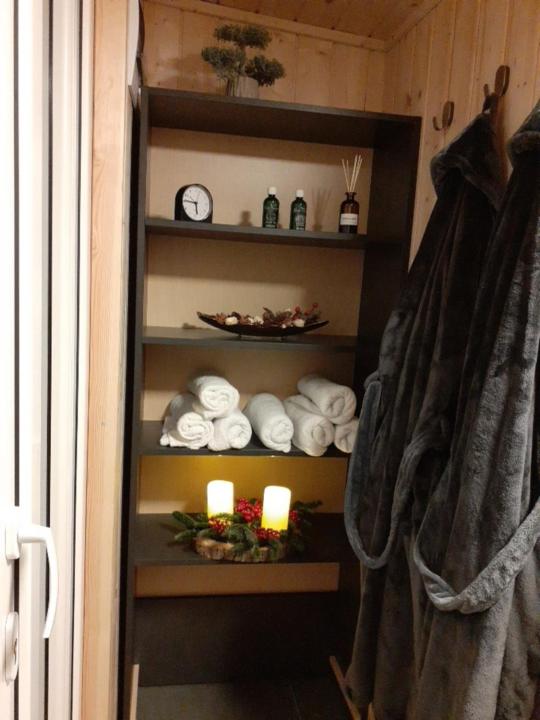 Zdjęcie z galerii obiektu Otium Wellness Apartmanház w mieście Balatonakarattya