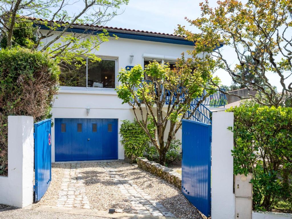 Το κτήριο όπου στεγάζεται  το διαμέρισμα