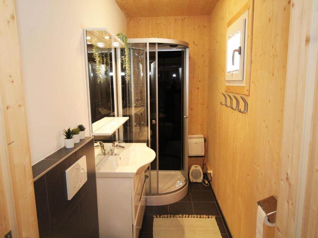 Vannituba majutusasutuses Chalet Klippitz - Perle by Interhome
