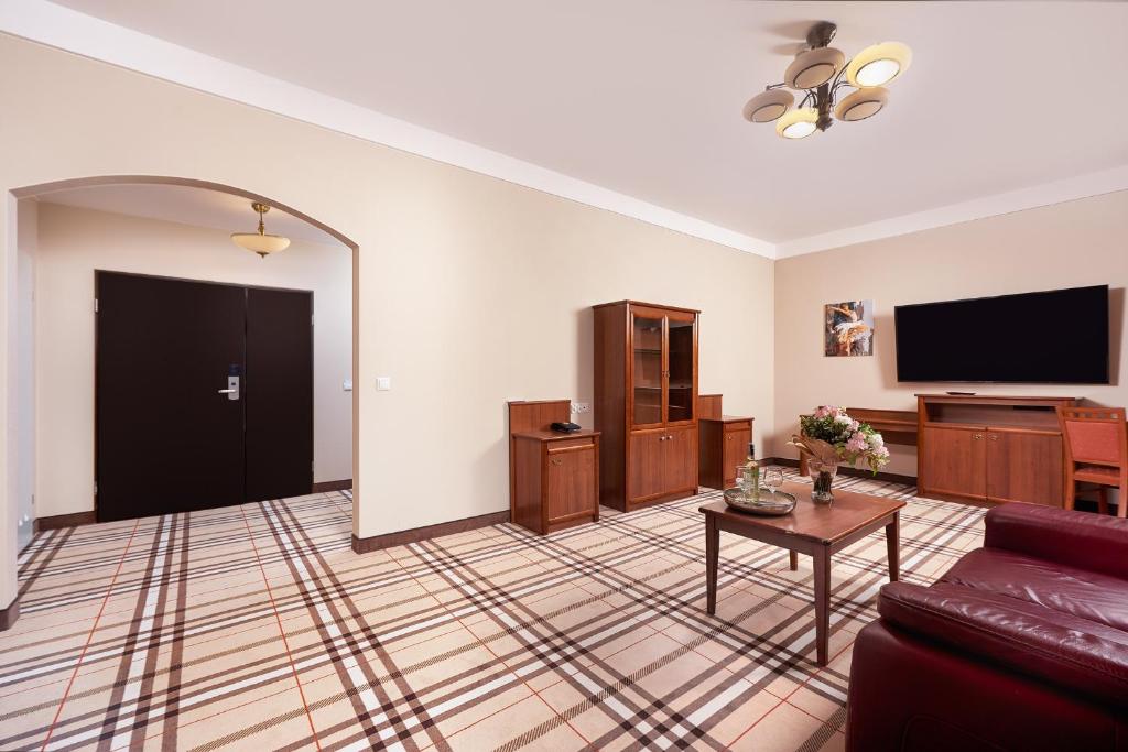 TV a/nebo společenská místnost v ubytování Hotel Anton by DNS