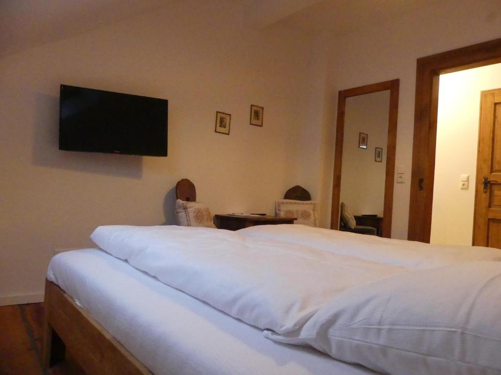 Bayerischer Hof - Double Room