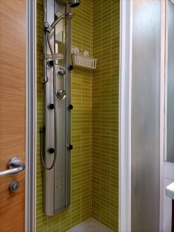 Koupelna v ubytování Relájate en Ramales de la Victoria, apartamento con piscina y parking
