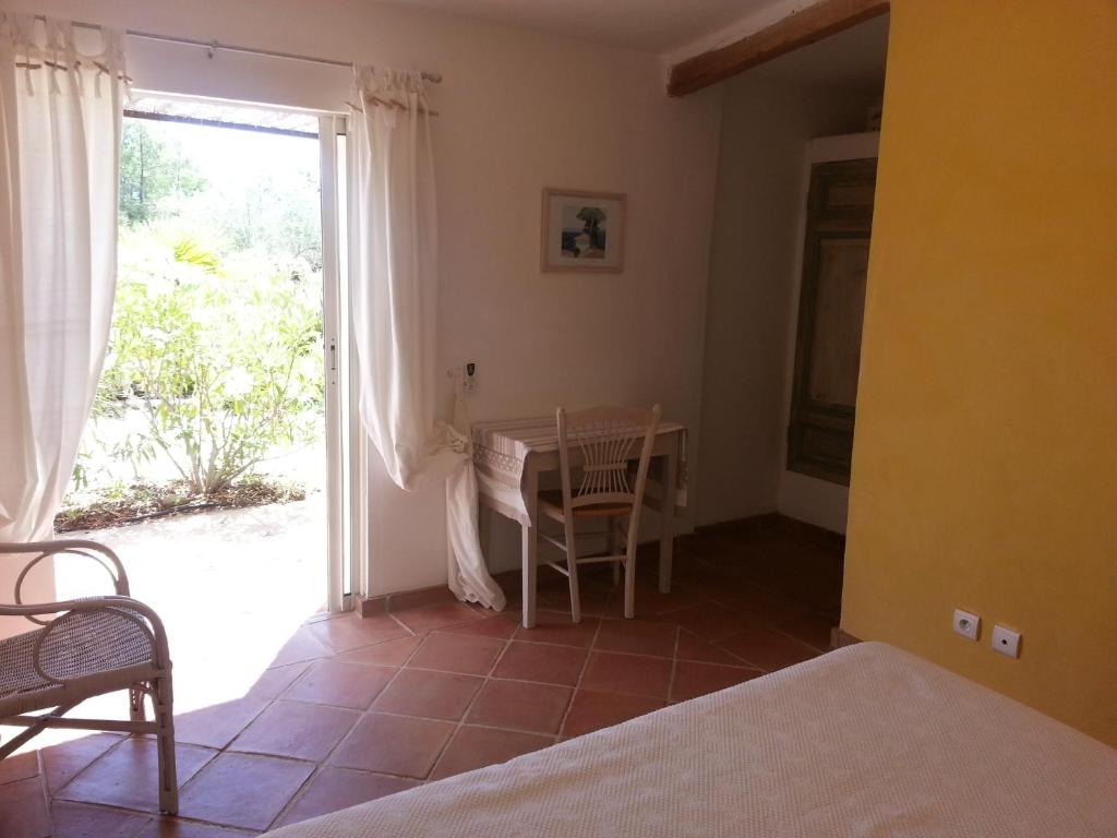 Le Mas des Oliviers - Standard Double Room With Shower