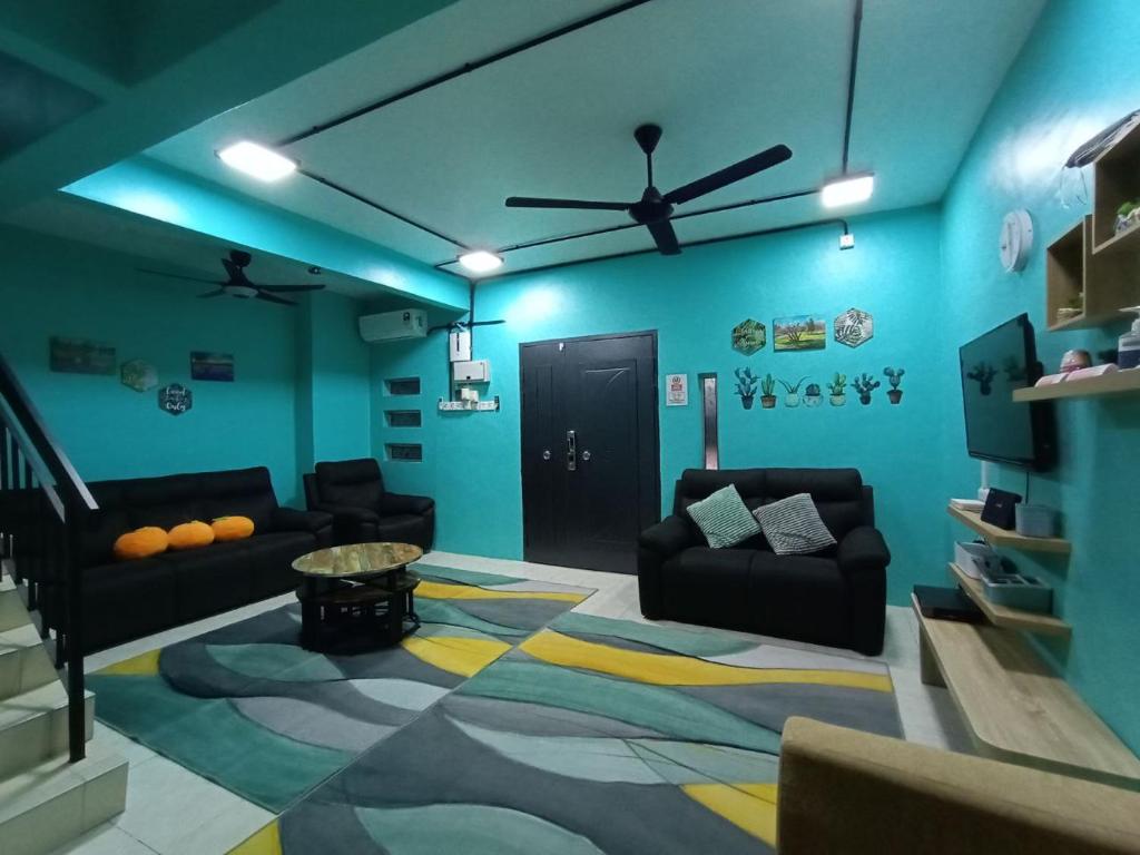 The Handz House II with WIFI - For family or same gender only - Huis Met Vier Slaapkamers