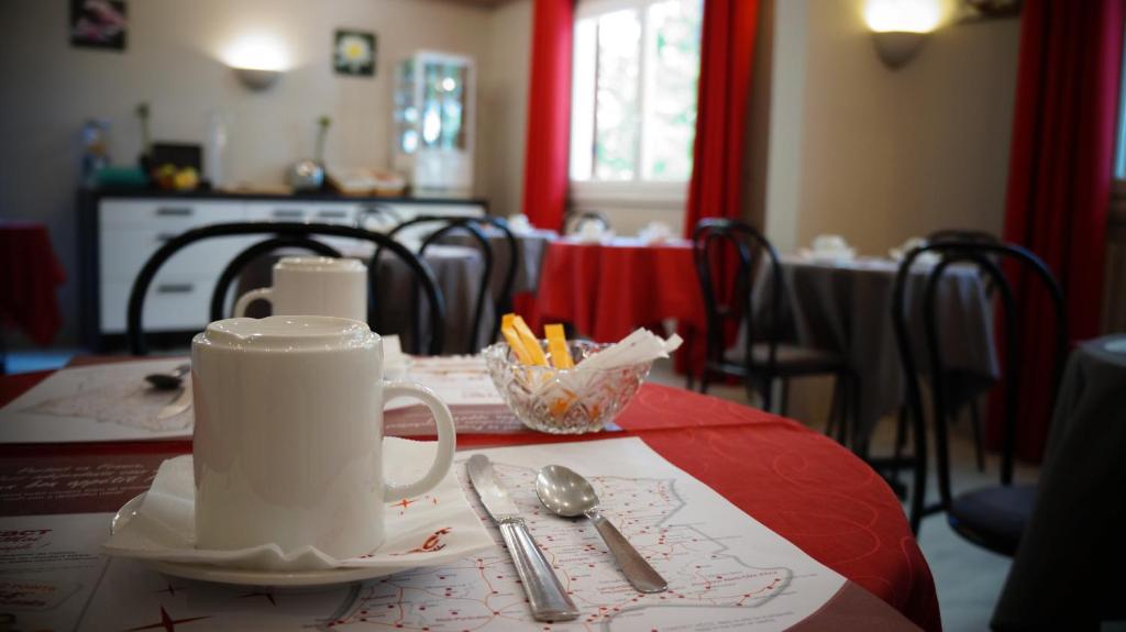 Restaurace v ubytování Hôtel Robinson