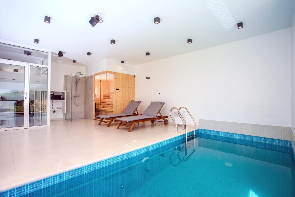 Bazén v ubytovaní Seaview holiday home Lemona alebo v jeho blízkosti