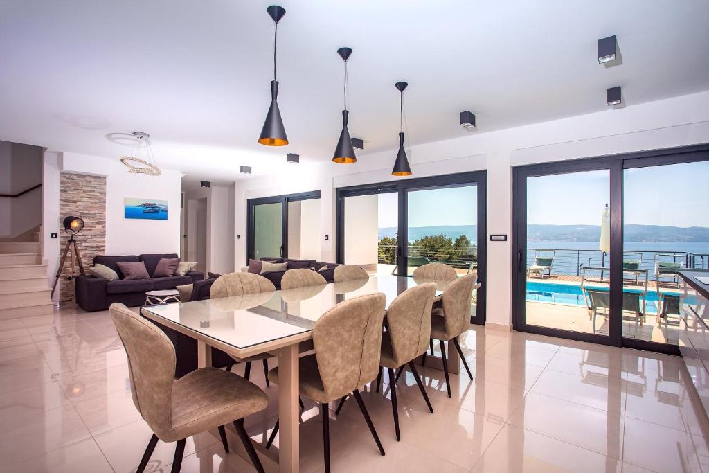Bazén v ubytovaní Seaview holiday home Lemona alebo v jeho blízkosti