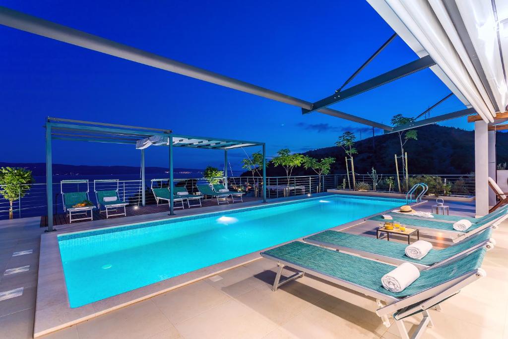 Bazén v ubytovaní Seaview holiday home Lemona alebo v jeho blízkosti