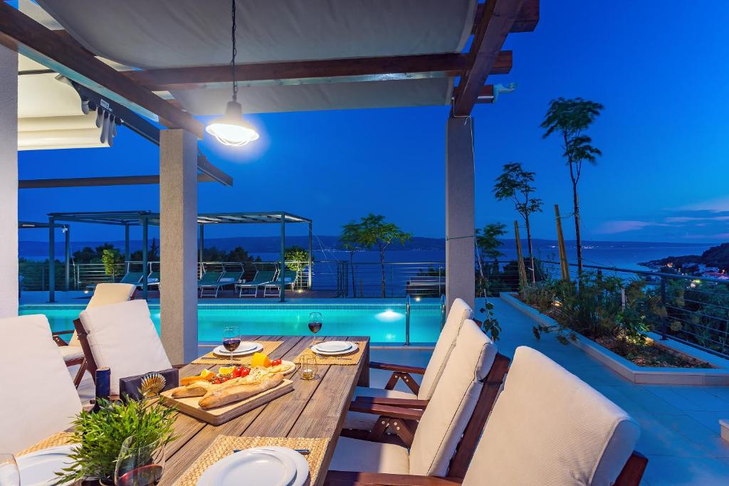 Bazén v ubytovaní Seaview holiday home Lemona alebo v jeho blízkosti