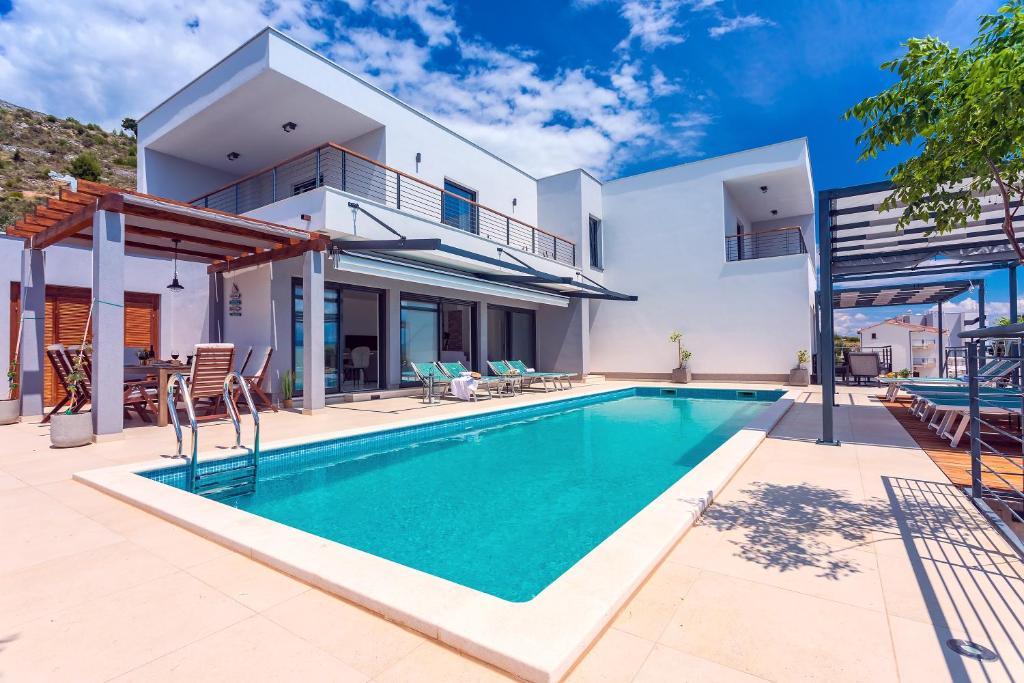 Bazén v ubytovaní Seaview holiday home Lemona alebo v jeho blízkosti