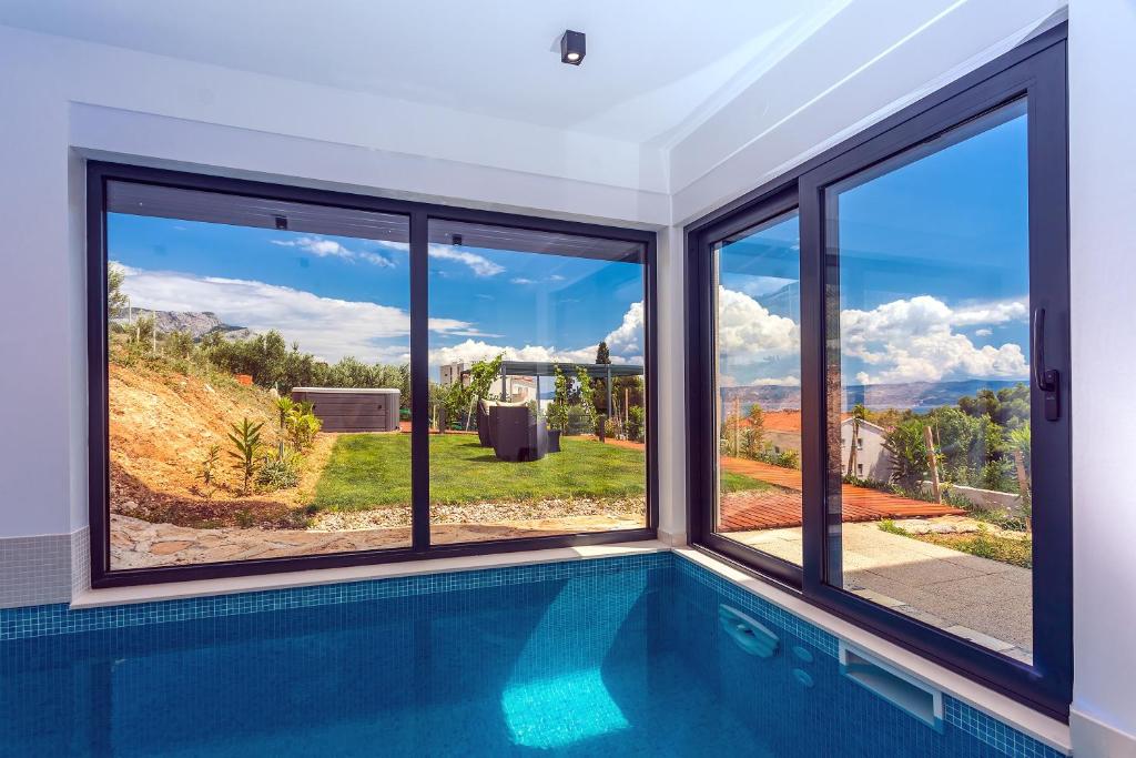 Bazén v ubytovaní Seaview holiday home Lemona alebo v jeho blízkosti